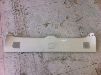 Обшивка крышки багажника Toyota Land Cruiser 2015