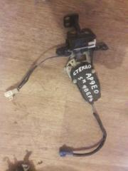 Замок крышки багажника Toyota Vista Ardeo 1999