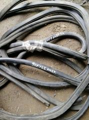 Уплотнитель двери Ford Focus 2004