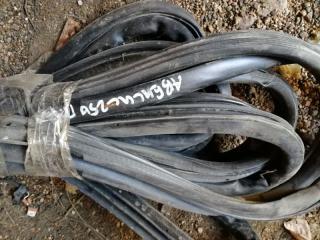 Уплотнитель двери Toyota Avensis 2007