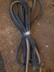 Уплотнитель двери Toyota Vista Ardeo 1999