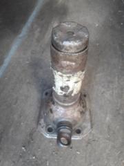 Домкрат Toyota Land Cruiser 1998