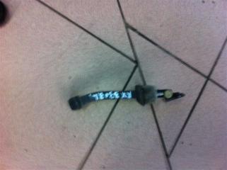 Ограничитель двери задний Lexus RX330