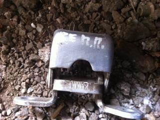 Запчасть петли на дверь ( крепление двери) Honda CR-V