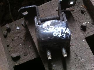 Запчасть петли на дверь ( крепление двери) Suzuki ESCUDO 2007