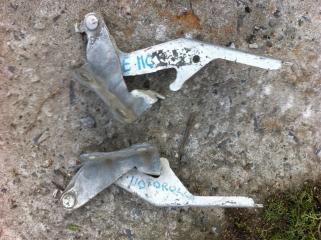 Петли крепление капота Toyota Corolla