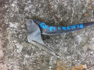 Петли крепление капота Toyota Cresta