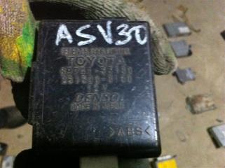 Блок управления дверьми Toyota Camry