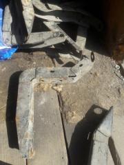 Кронштейн подножки Lexus LX470 2001