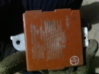 Блок управления центральным замком Lexus LX470