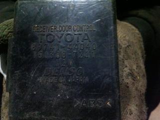 Блок управления центральным замком Toyota Ipsum