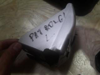 Крепление кронштейн усилителя бампера заднее Nissan Safari 2000