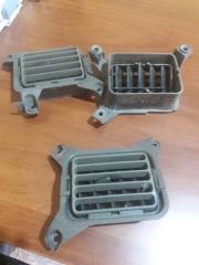 Дефлектор. Регулятор воздушного потока Mazda Demio 1999 контрактная Дефлектор. Регулятор воздушного потока Mazda Demio 1999