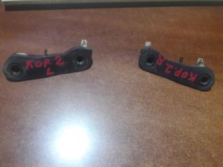 Крепление кронштейн усилителя бампера заднее Toyota Corolla II 1990