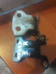 Фото запчасти петли на дверь ( крепление двери) задние правые Daihatsu Pyzar Б/У запчасть Запчасть петли на дверь ( крепление двери) задние правые Daihatsu Pyzar