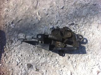 Замок капота Toyota Sequoia 2005