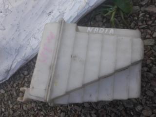 Бачок влагоотделителя Toyota Nadia 2001