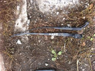 Держатель щетки стеклоочистителя (поводки дворников) Nissan March