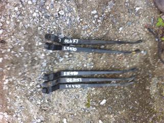 Держатель щетки стеклоочистителя (поводки дворников) Lexus LX470