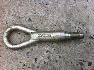 Крюк буксировочный Nissan