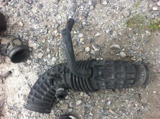 Патрубок гофра воздушного фильтра Nissan Pathfinder Б/У Патрубок гофра воздушного фильтра Nissan Pathfinder