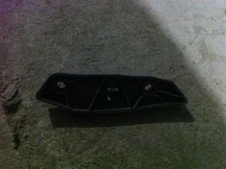 Запчасть крепление клипса бампера переднее FORD Mondeo