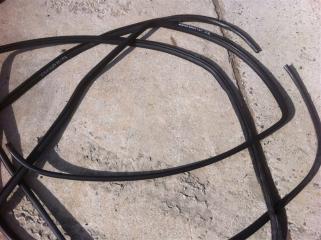 Уплотнительная резинка уплотнитель двери Toyota Highlander 2012 Б/У Уплотнительная резинка уплотнитель двери Toyota Highlander 2012