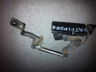 Датчик высоты дорожного просвета Nissan Pathfinder Б/У Датчик высоты дорожного просвета Nissan Pathfinder