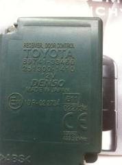 Блок управления дверьми Toyota Camry