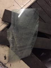 Стекло переднее Mazda Premacy 2001