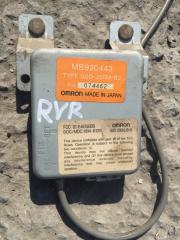 Блок управления дверьми Mitsubishi RVR 1995