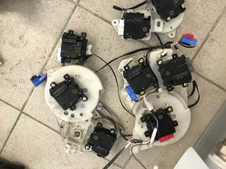 Сервопривод заслонок печки Lexus LX570