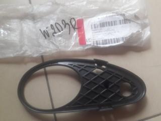 Ободок противотуманной фары правый Mercedes-Benz C-class 2000