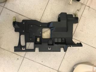 Пластик салона Lexus LX570 2012