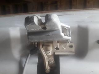 Замок крышки багажника Mitsubishi Lancer