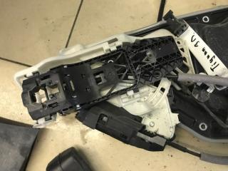 Запчасть замок двери задний правый Volkswagen Tiguan 2014