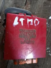 Блок управления дверьми Toyota Carina 1990