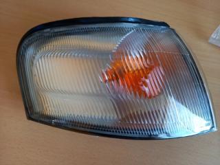Габарит правый Nissan Sunny 1995 Б/У Габарит правый Nissan Sunny 1995