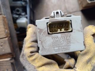Блок неисправности стопов Toyota Camry 1992 Б/У Блок неисправности стопов Toyota Camry 1992