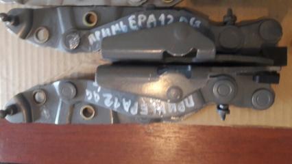 Крепление крышки багажника Nissan Primera 2003