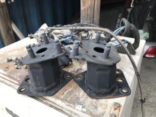 Крепление кронштейн усилителя бампера переднее Toyota Sequoia 2010