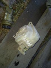 Бачок омывателя Nissan Avenir 1995 Б/У Бачок омывателя Nissan Avenir 1995