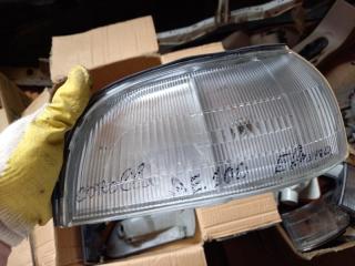 Габарит поворотник Toyota Corolla 1992