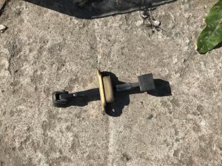 Ограничитель двери задний правый Mitsubishi OUTLANDER 2004