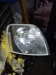 Габарит поворотник правый Volkswagen Passat 1997