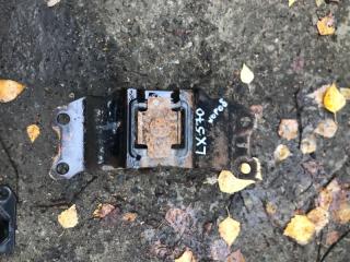 Подушка кпп коробки передач Lexus LX570 2014