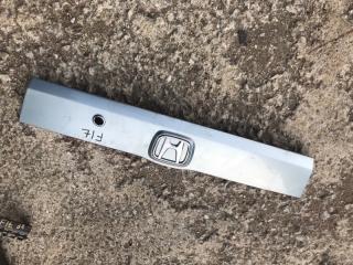 Рамка подсветки крепления номера накладка крышки багажника Honda Fit 2001
