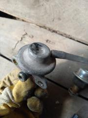 Регулятор давления топлива Toyota Carina 1990 Б/У Регулятор давления топлива Toyota Carina 1990