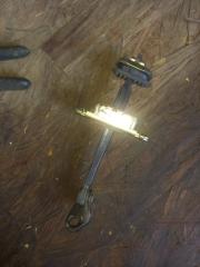 Ограничитель двери передний правый Honda Odyssey 2001