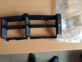 Решетка в бампер левая BMW 525i 1999 Б/У Решетка в бампер левая BMW 525i 1999